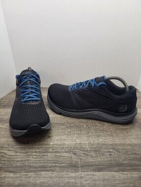 Topo Athletic Magnifly 4 Running Shoes Mens Size 9.5 Black/Grey Sneakers